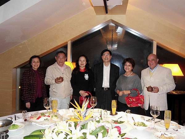 Leaders of CPPCC in Nanjing welcoming the couple of Mr Li Ruohong and Tunisian ambassador and ambassadress.