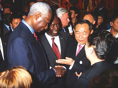 与法语系国家秘书长Abdou Diouf